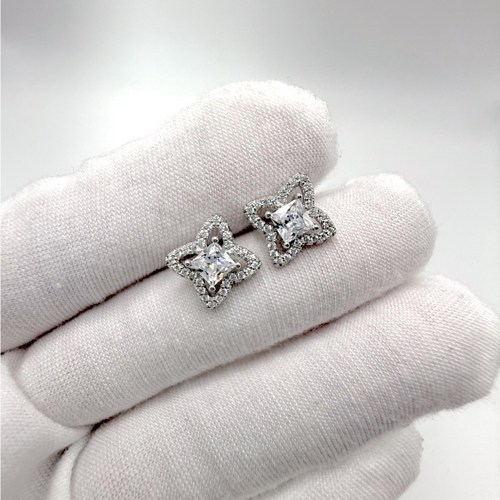 .925 Sterling Silver Clover Style Cz Post Earrings - Picture 6 of 14